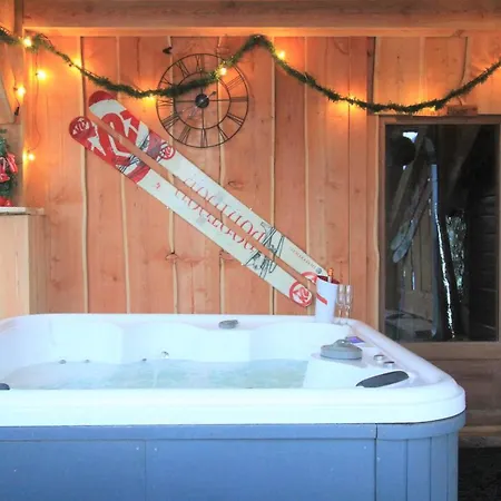 Miravidi, Montchavin-la Plagne, Jacuzzi & Sauna لا بلاني